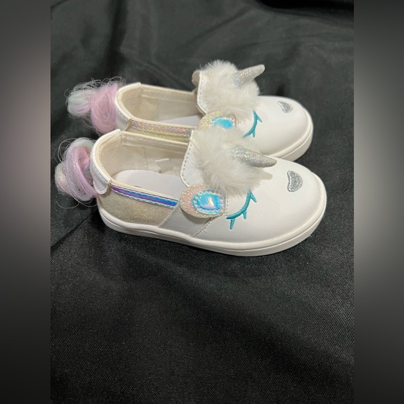 Cat & Jack Unicorn Glitter Slip On Sneakers w/ Tail & Horn (6c) - Picture 3 of 9